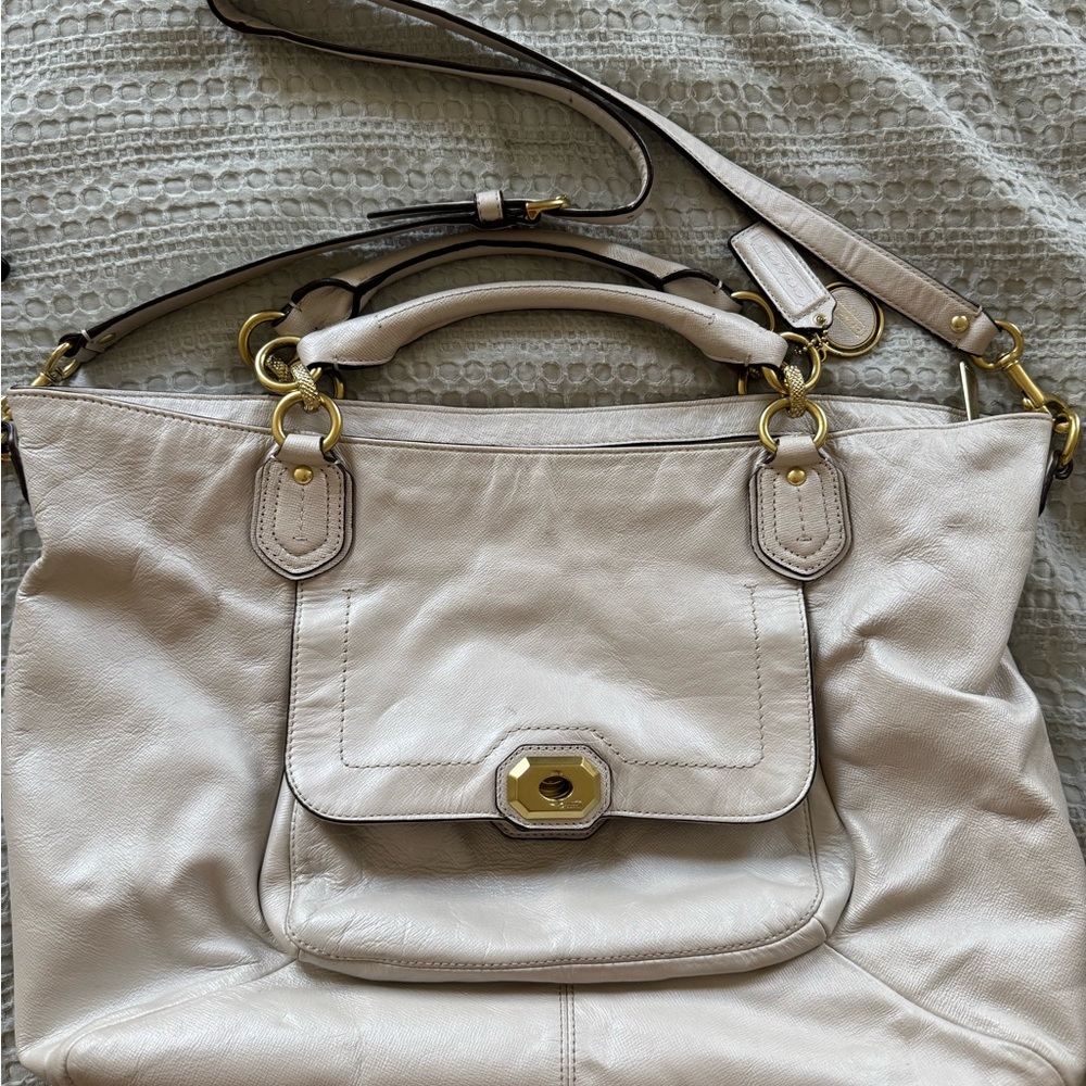 Coach Cream Leather Shoulder Bag and wallet